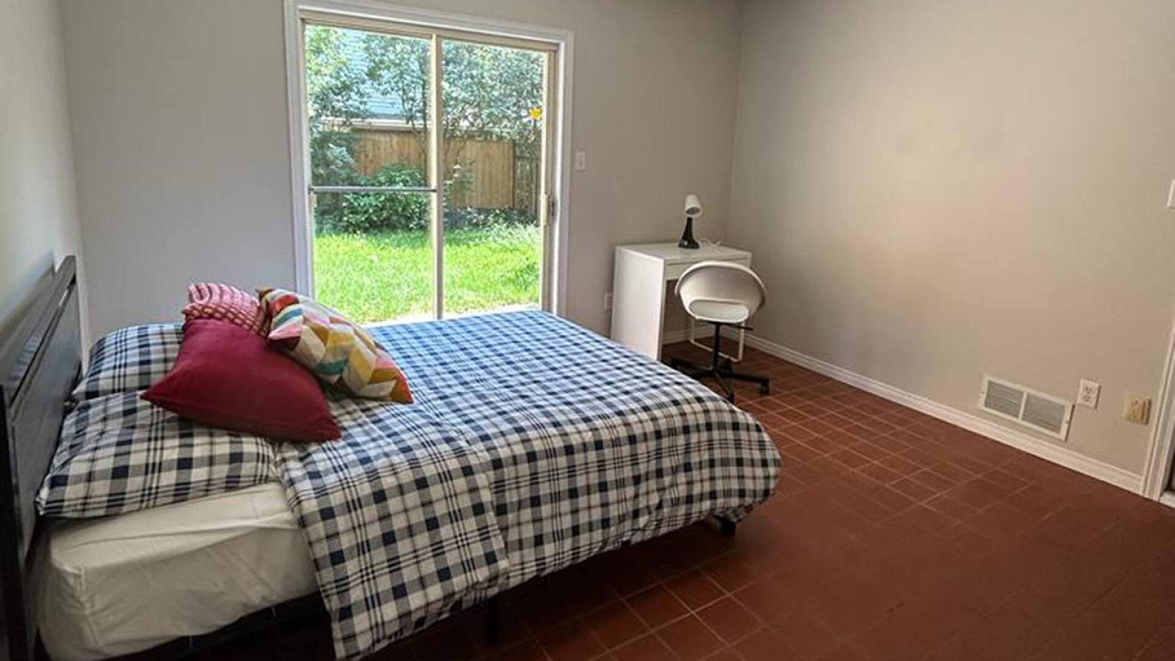  Private Basement Room  -  Modern 6-Bedroom Coliving Haven in Peaceful Westvale, Waterloo  - Gallery -  7