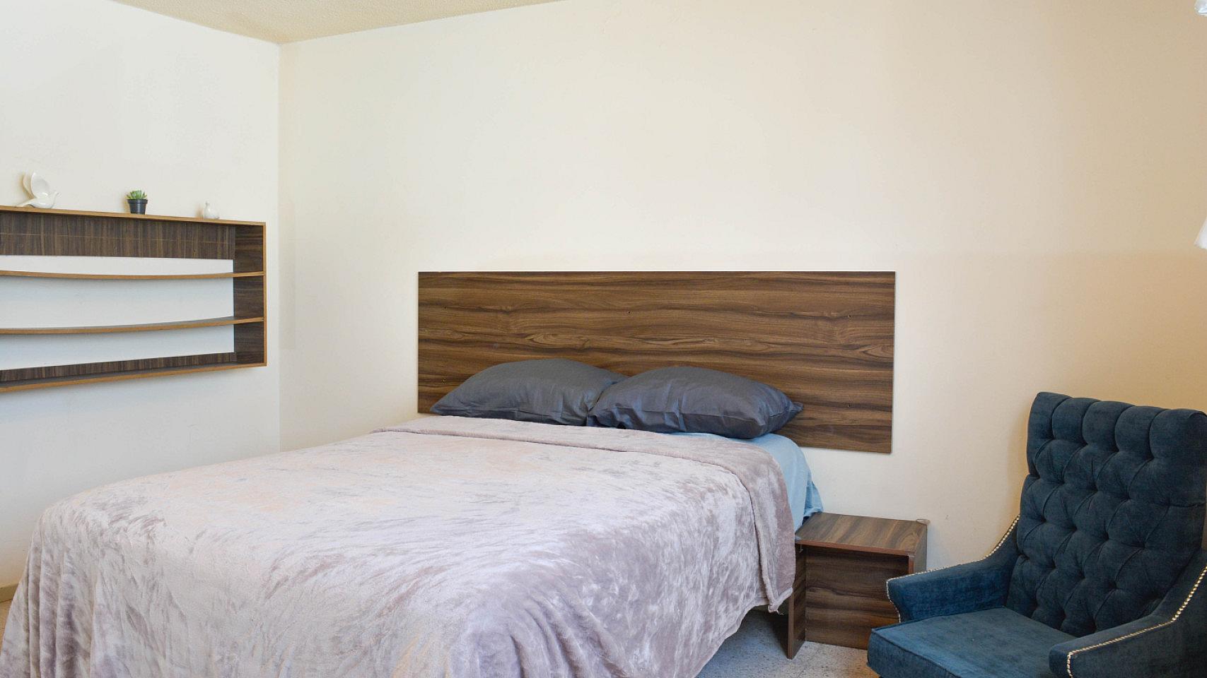 Private Room With Shared Bathrooms - 15