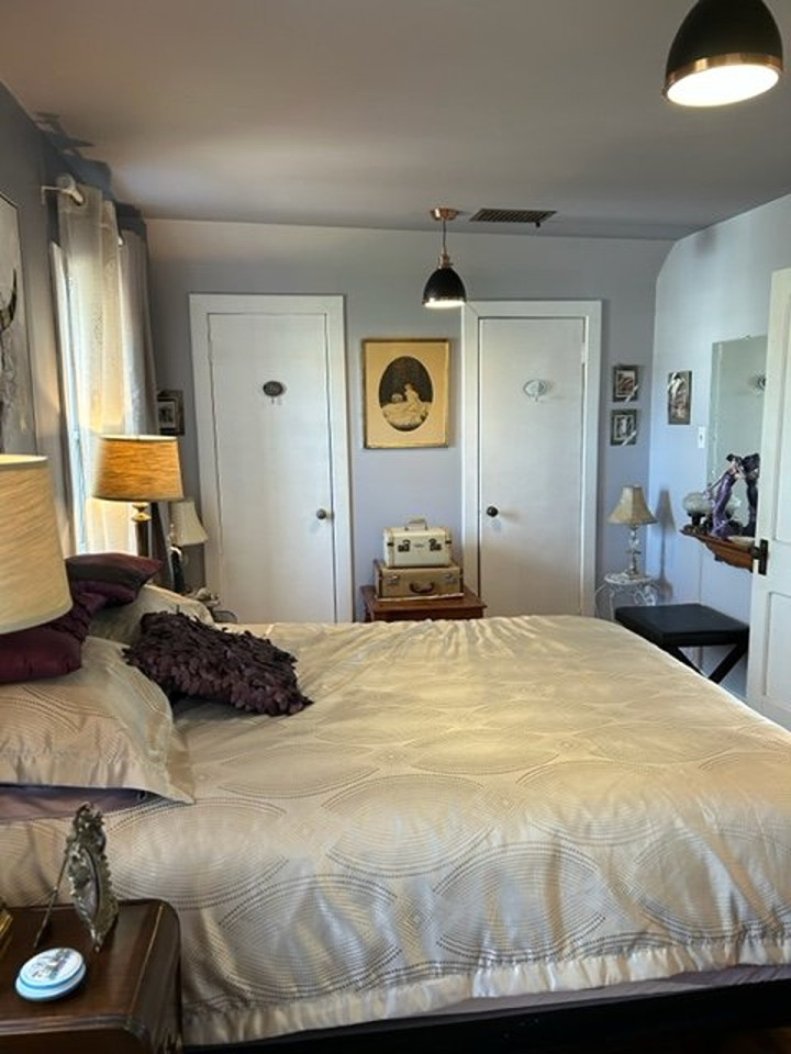  Private Room 1  -  Stylish Classic House w/ Backyard close to Lac-à-la-Tortue  - Gallery -  9