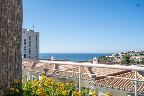 Bright 2-bedroom flat near the Porto Mós Beach