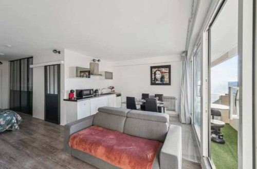 Studio au prestigieux parvis de La Défense