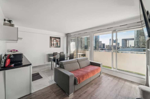 Studio au prestigieux parvis de La Défense