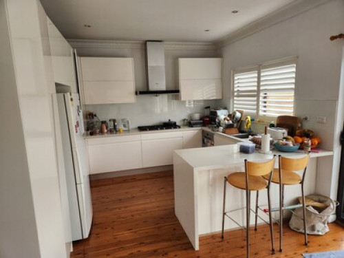 Cosy room in Artarmon near train