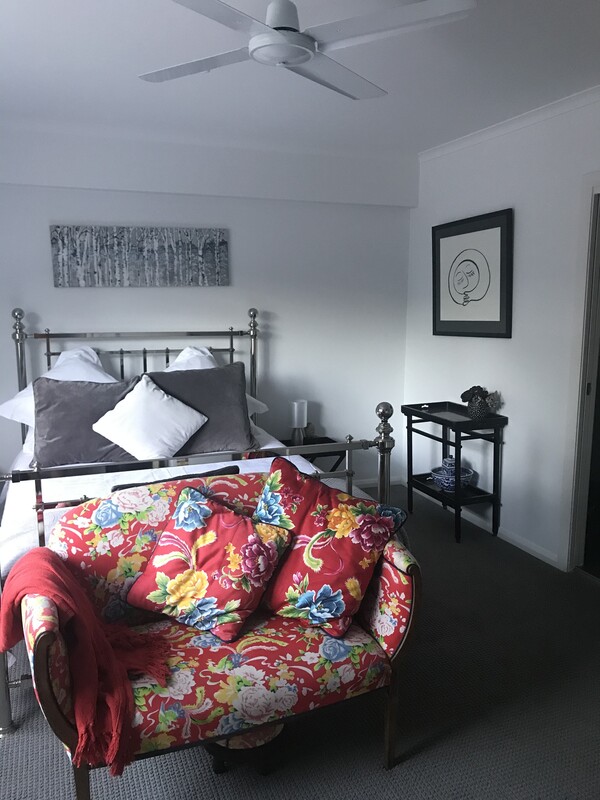  Room With Queen Bed Plus En-Suite (Full Room)  -  A Residence in Blueys Village   - Gallery -  1