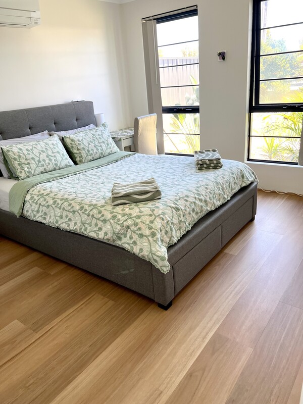  Room 1(Single Bed)  -  Clean and spacious room  - Gallery -  1