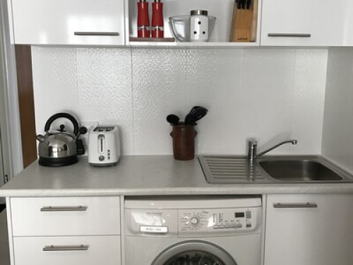 Fully self contained 1 bedroom flat