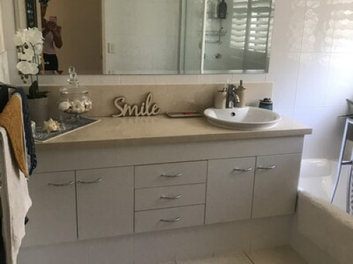 Bundall-Own Bedroom Bathroom/Toile