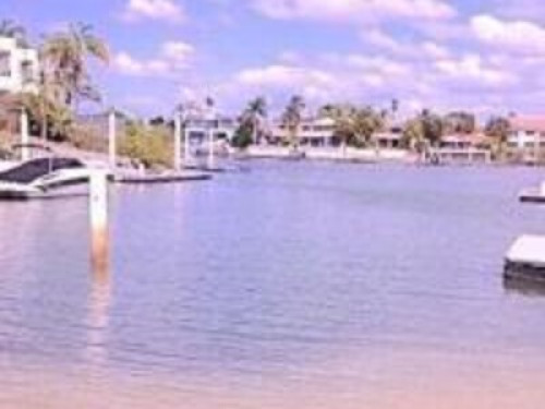 Riverfront with private beach 