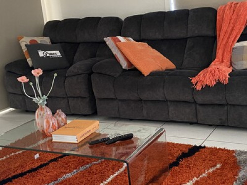 Quiet & vibrant neighbourhood