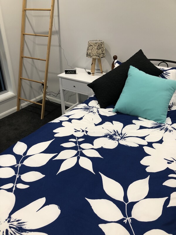 Room 2 - Single King Bed(Full Room) - Home Away from Home - Gallery - 1