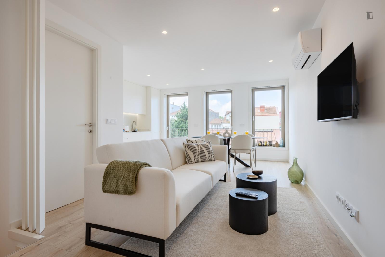  Stupendous 2-Bedroom Aparttment In Well-Linked Cedofeita  -  Stupendous 2-bedroom aparttment in well-linked Cedofeita  - Gallery -  1