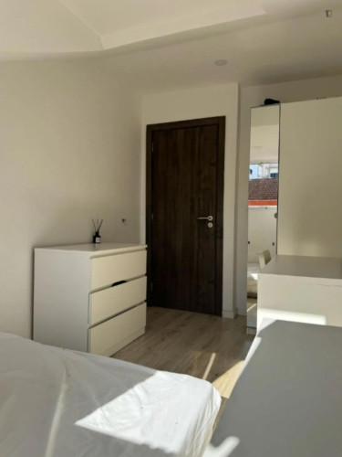 Nice bedroom in Alcântara area