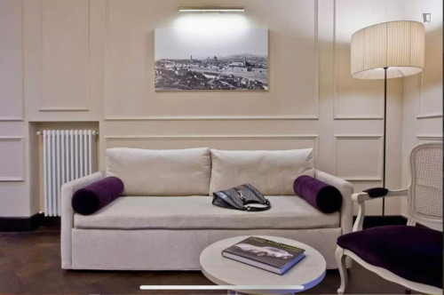 Elegant One-Bedroom Apartment in Residence in Florence