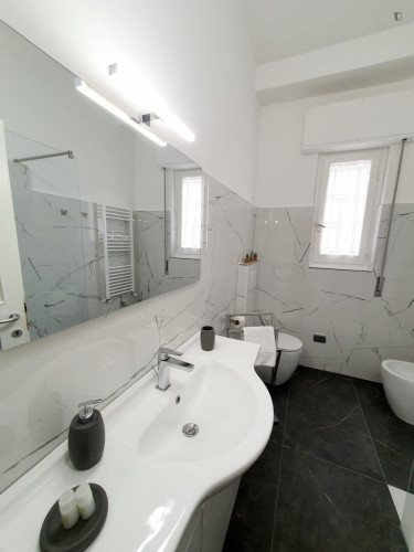 Beautiful twin bedroom in San Jacopino with private bathroom  - Gallery -  5