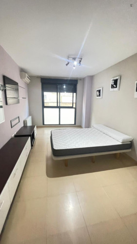 Cosy double bedroom in Villarreal