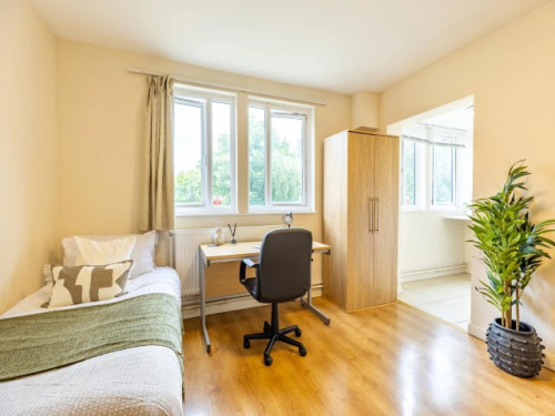 Brooke Hall - Rooms