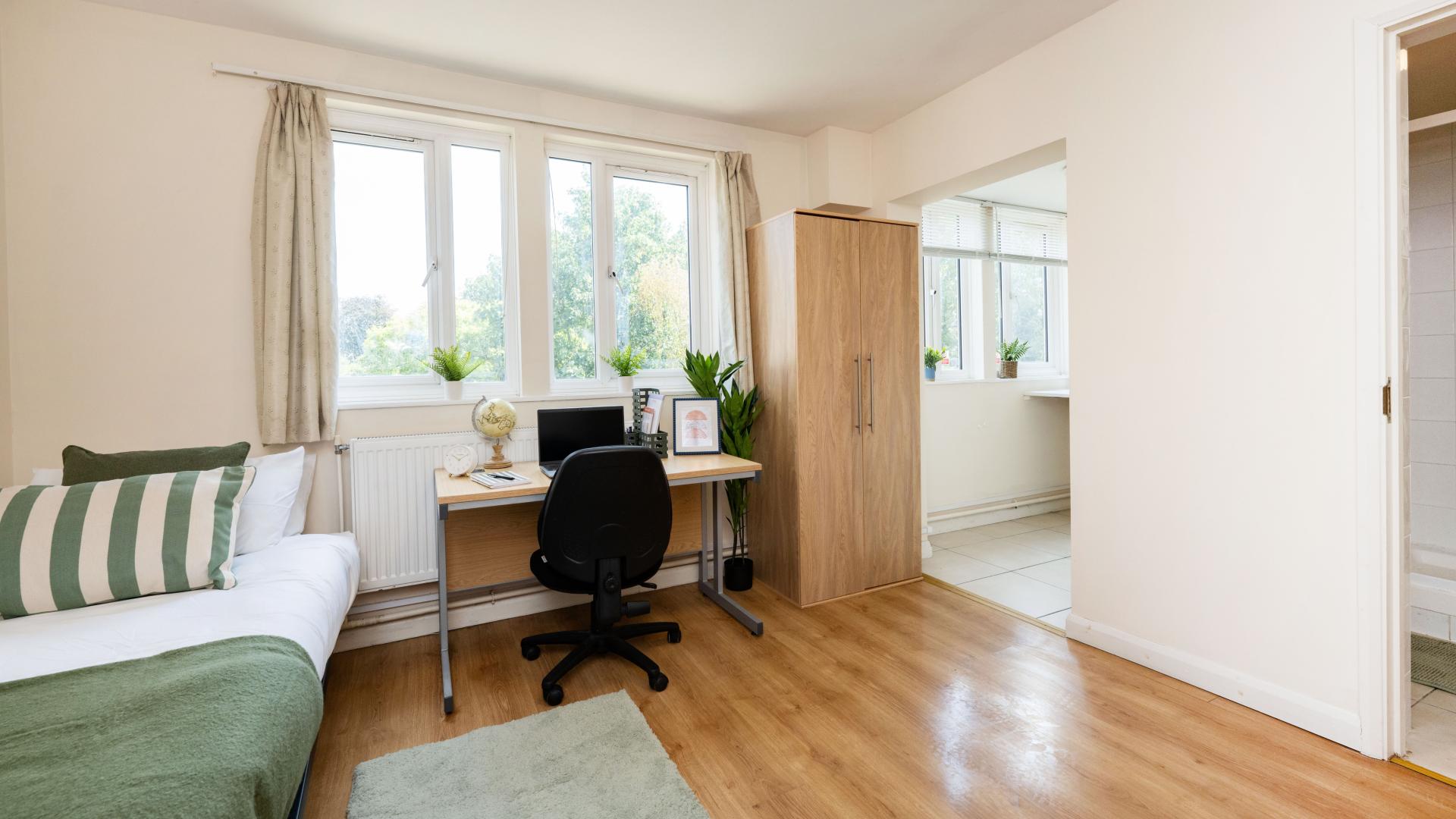 Large Studio - 5