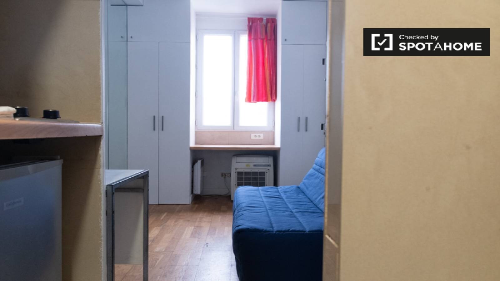 Studio apartment for rent in Paris