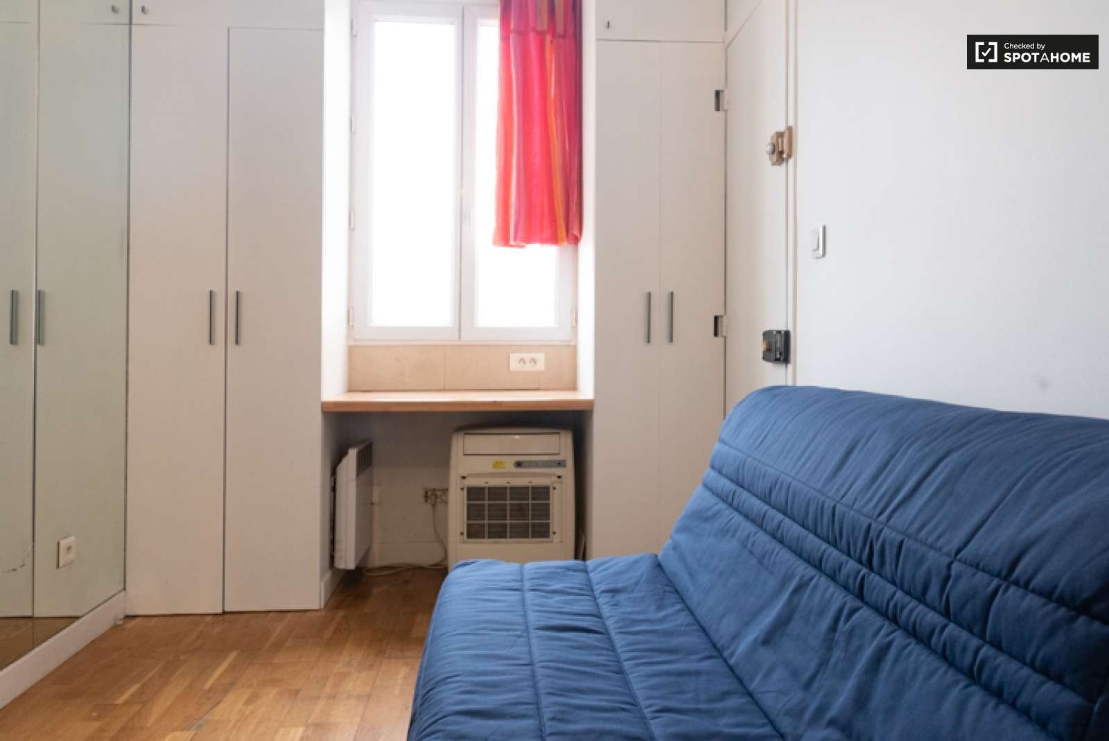 Studio apartment for rent in Paris