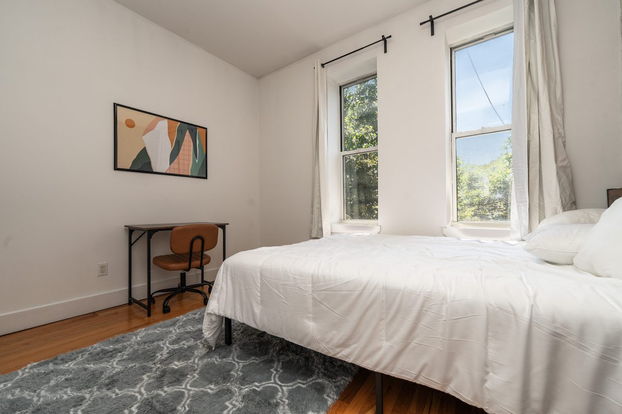 #1892: Bedford-Stuyvesant - Queen Bedroom A - 8