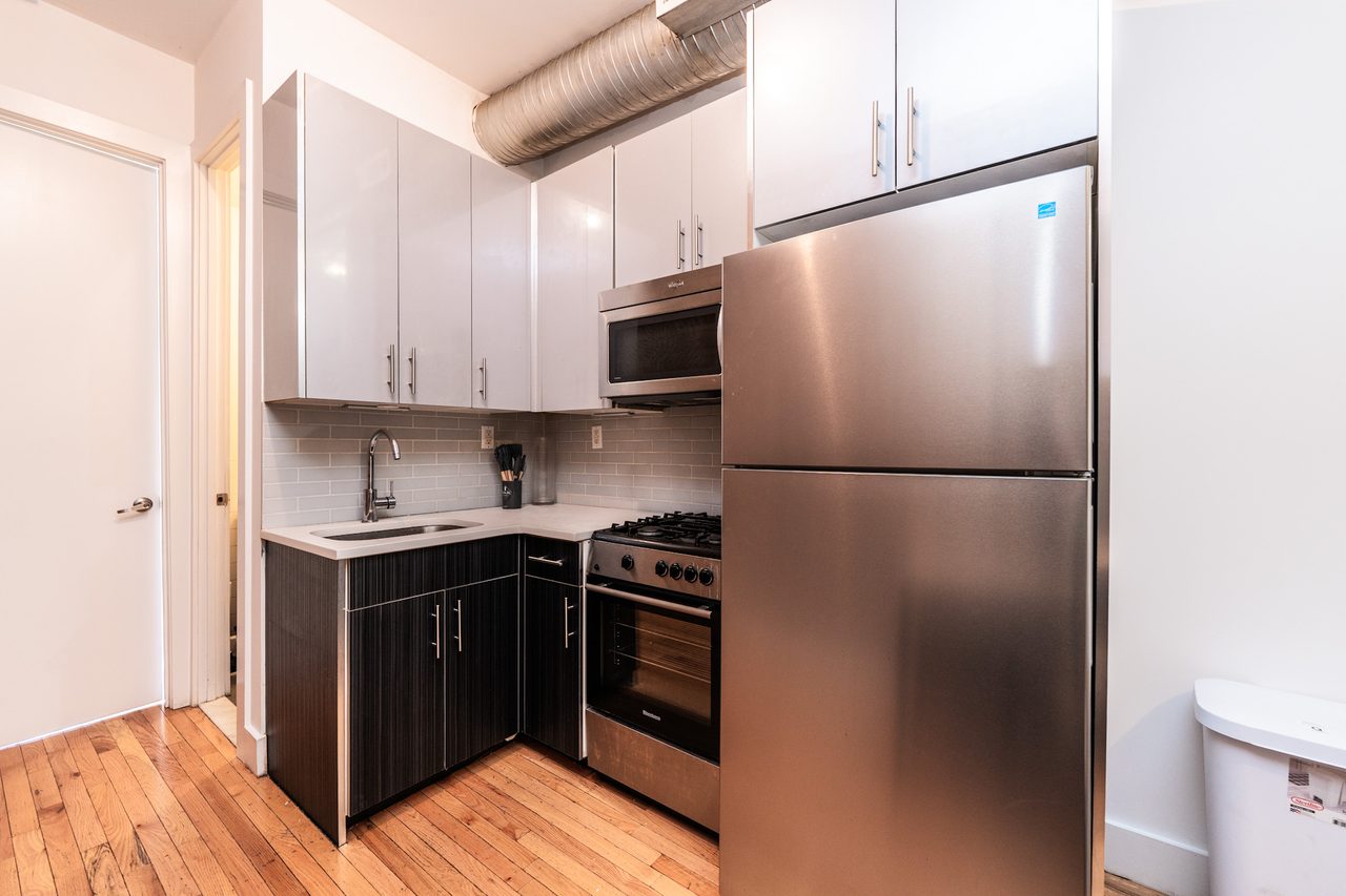 #1892: Brooklyn - Queen Bedroom A - 3