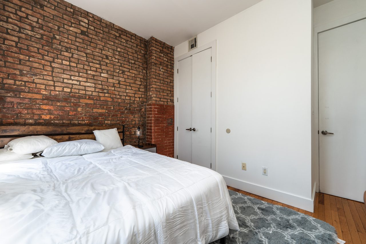 #1892: Brooklyn - Queen Bedroom A - 9