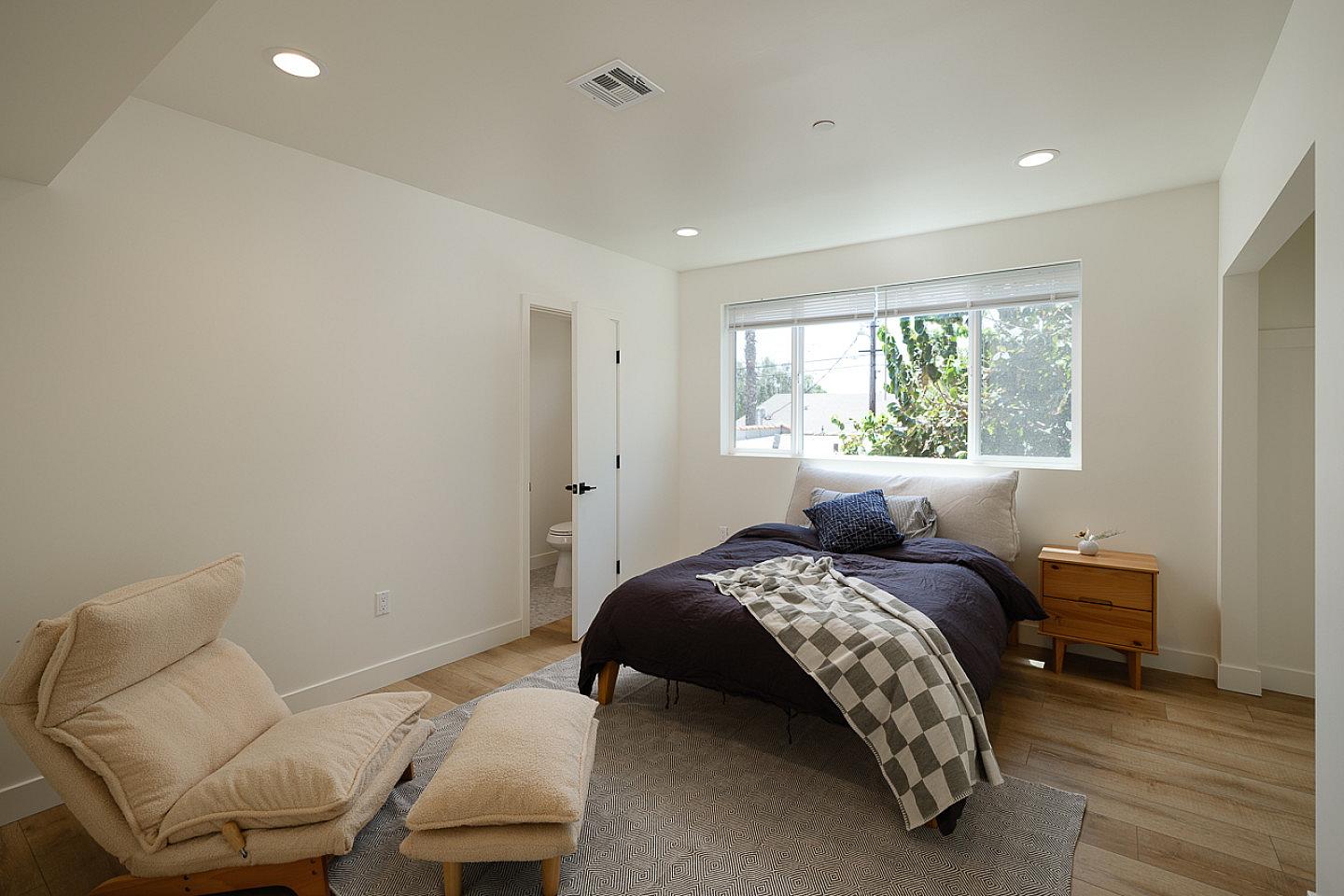 Private Room - 2
