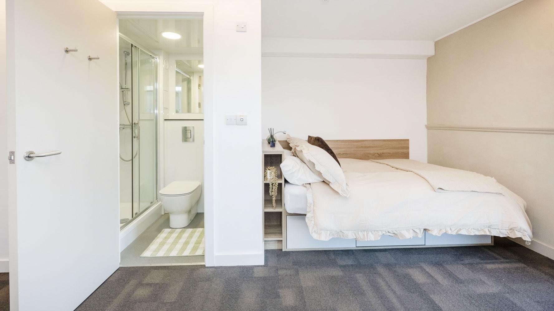 Deluxe Plus Single En-Suite - Gillows - Gallery - 12