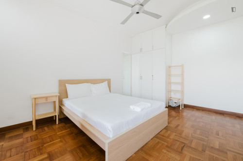 Brilliant double ensuite bedroom in Bukit Merah