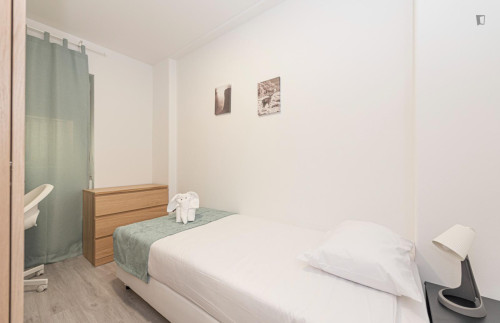 Very nice single ensuite bedroom near the Campo Pequeno