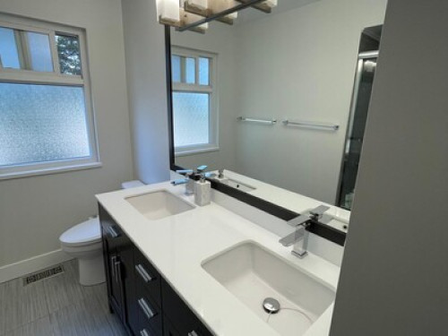 NEWLY RENOVATED BRIGHT HOME FEMALES ONLY