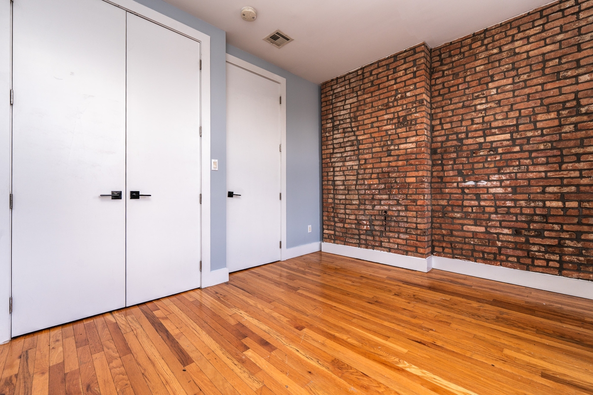 #1891: Bedford-Stuyvesant - Queen Bedroom A - 9