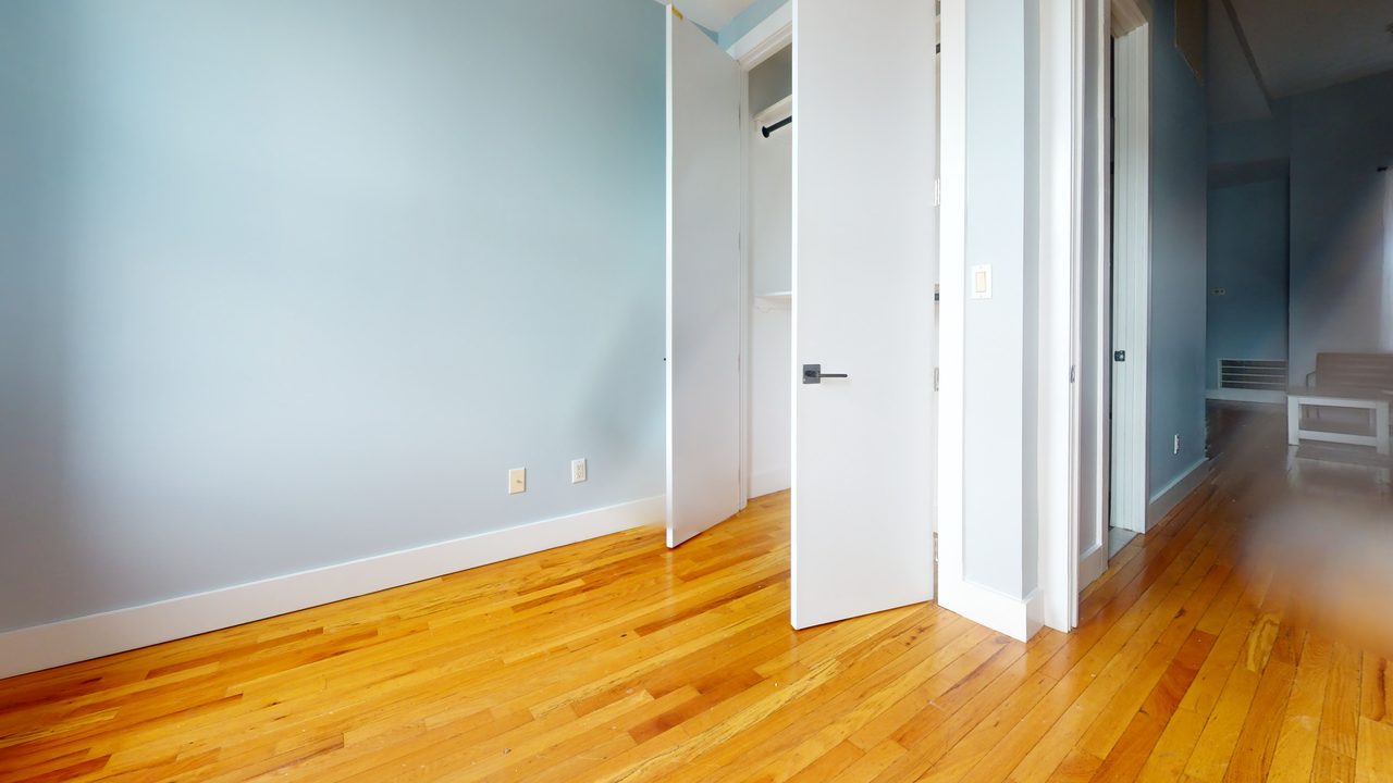 #1891: Brooklyn - Queen Bedroom C - 2
