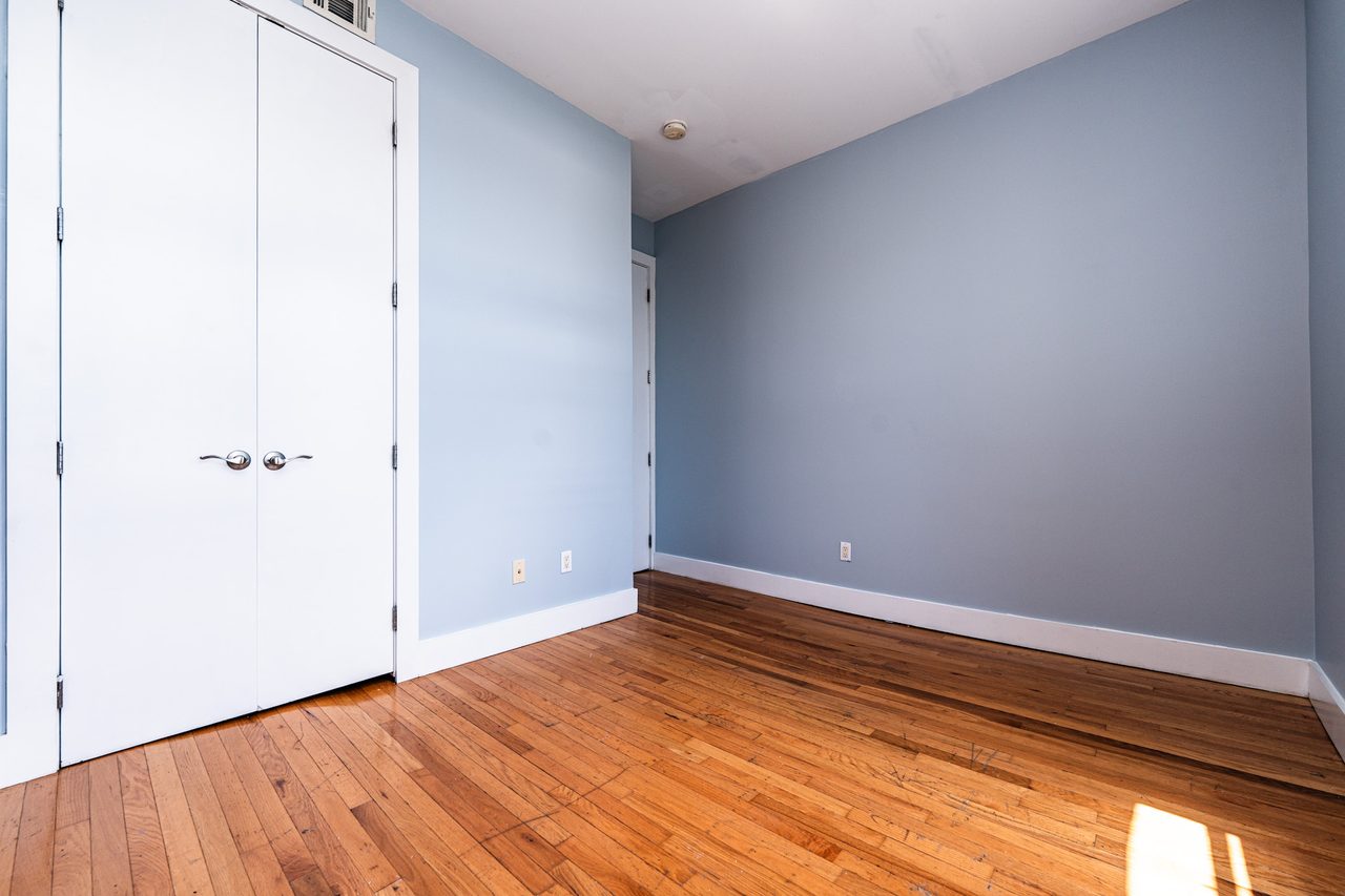 #1891: Brooklyn - Queen Bedroom C - 9