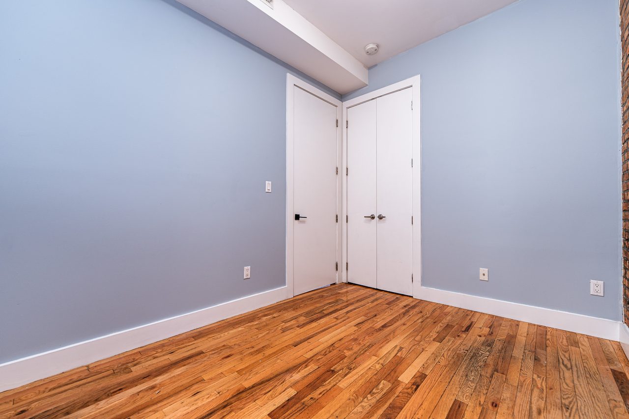 #1891: Brooklyn - Queen Bedroom B - 10