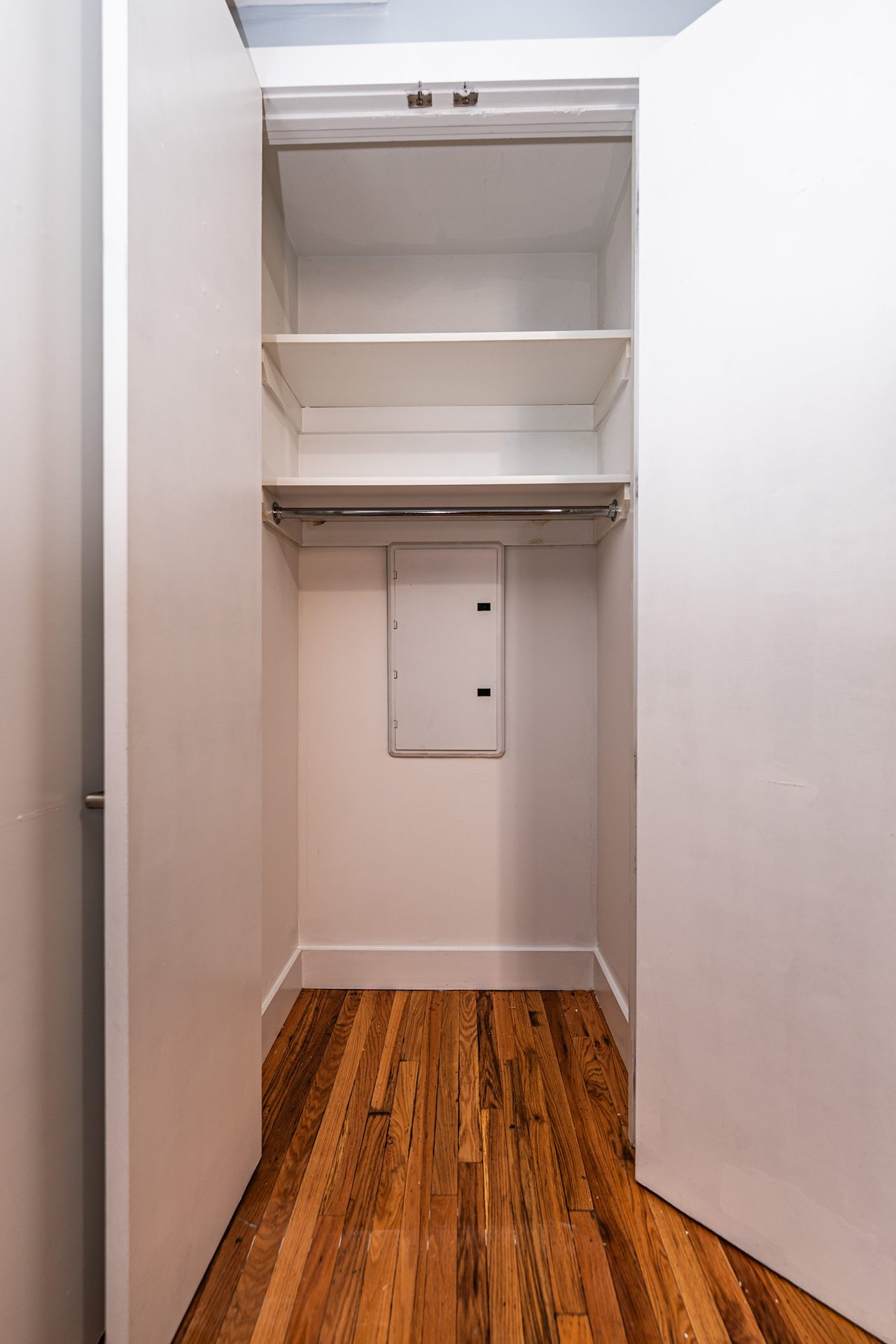  #1891: Brooklyn - Queen Bedroom B  -  #1891: Brooklyn  - Gallery -  1