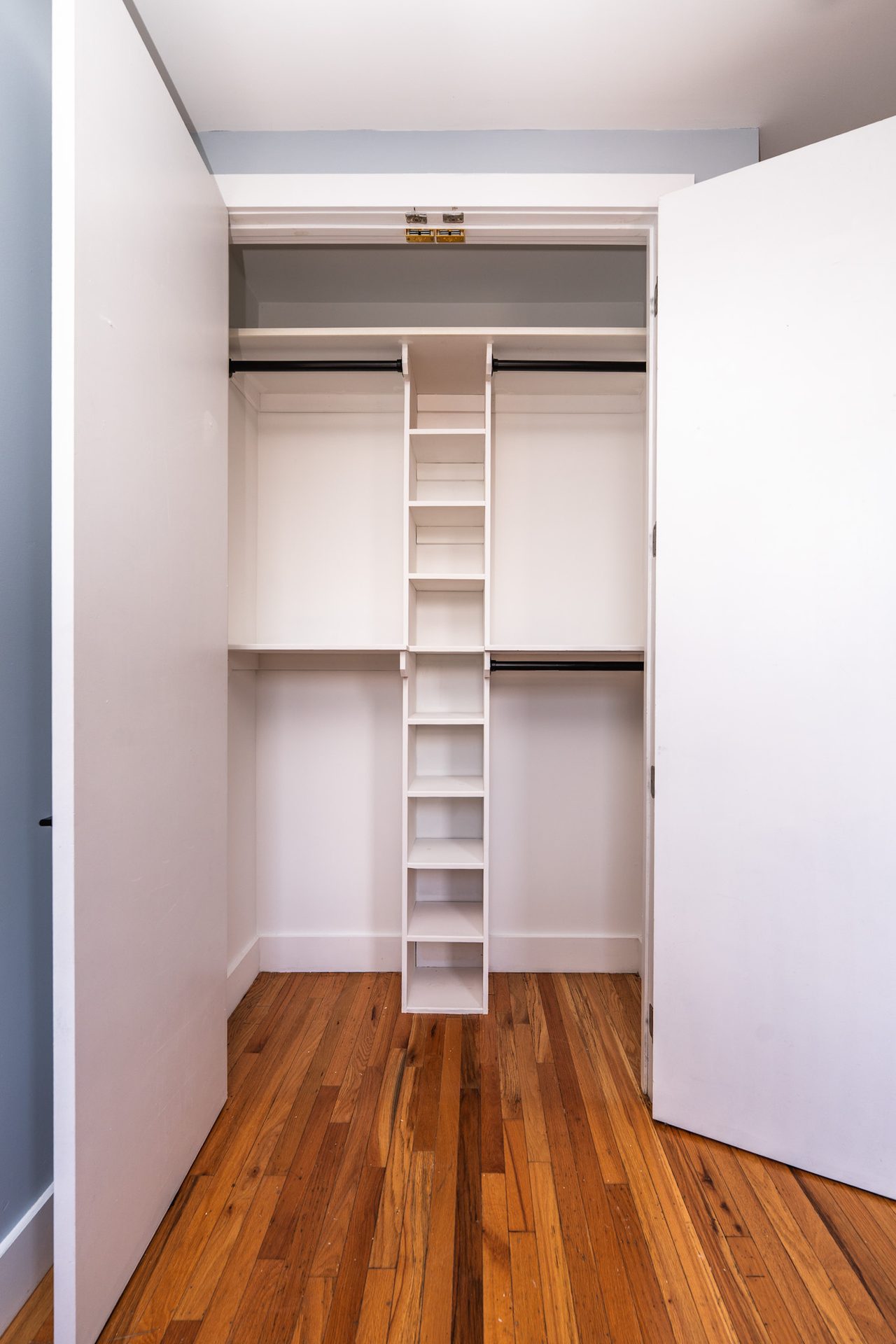 #1891: Brooklyn - Queen Bedroom A - #1891: Brooklyn - Gallery - 3