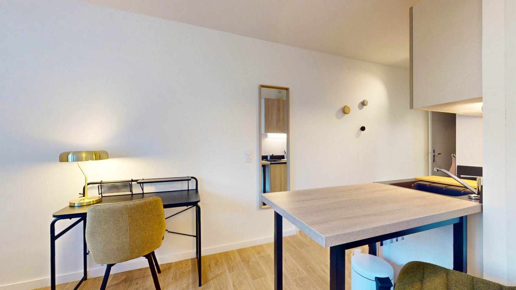 Private Studio 2 - 4