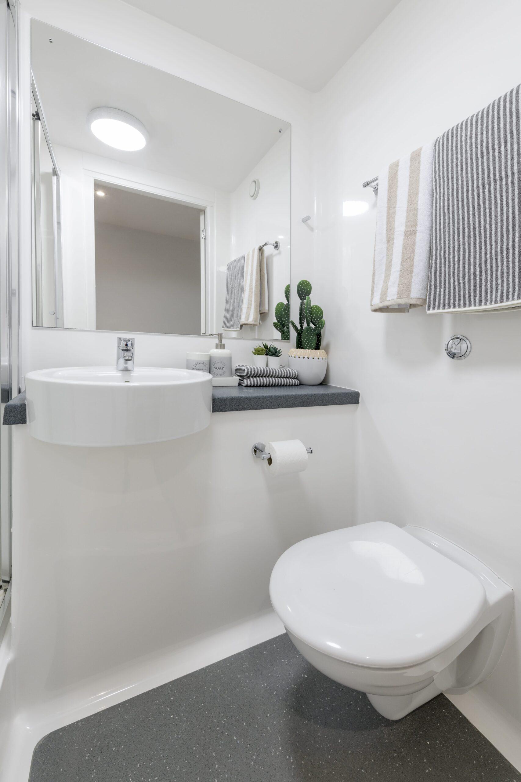 Classic En-Suite - 8