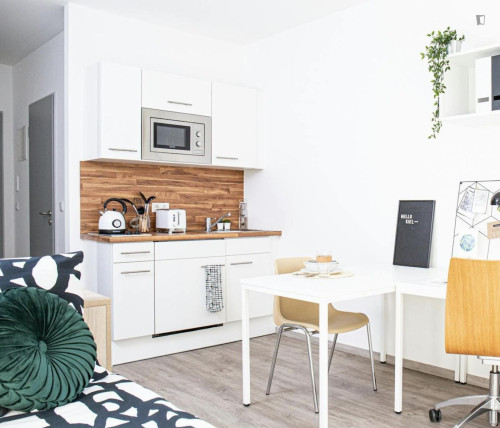 Inviting studio in Neumühlen-Dietrichsdorf