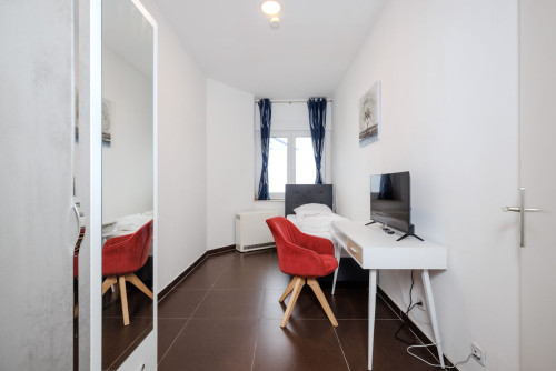 Comfortable 2-room holiday apartment with a separate entrance and high-speed Wi-Fi.