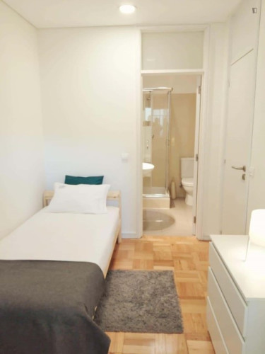 Cosy single suite in the heart of Porto - Room 1  - Gallery -  3