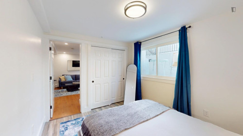 MON36 Bright 1 bedroom apartment in North Cambridge