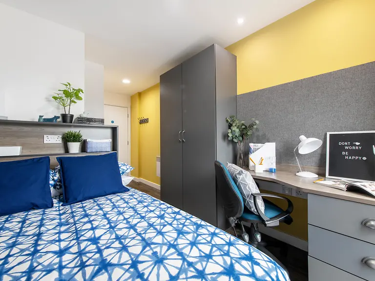  Classic En-Suite  -  Bentley House  - Gallery -  1
