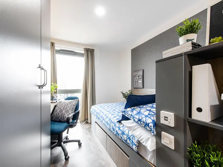  Standard En-Suite  -  Bentley House  - Gallery -  1