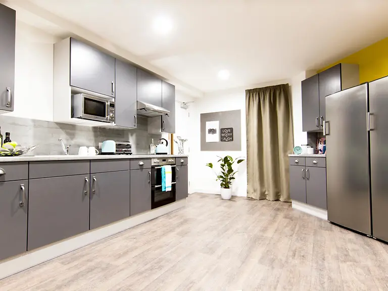  Standard En-Suite  -  Bentley House  - Gallery -  3
