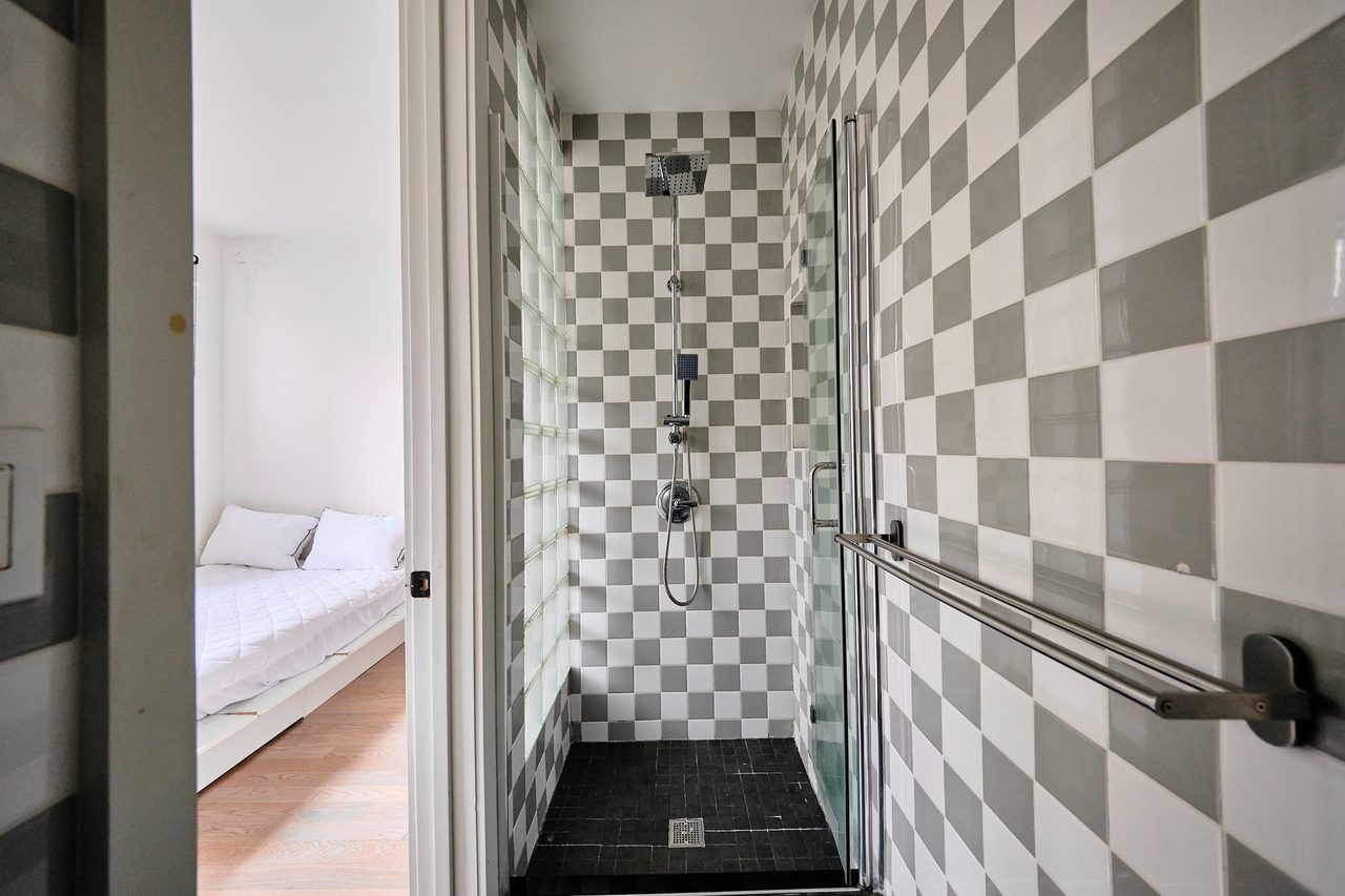  #1882: Ridgewood - Queen Bedroom B W/ Private Bathroom  -  #1882: Ridgewood  - Gallery -  18