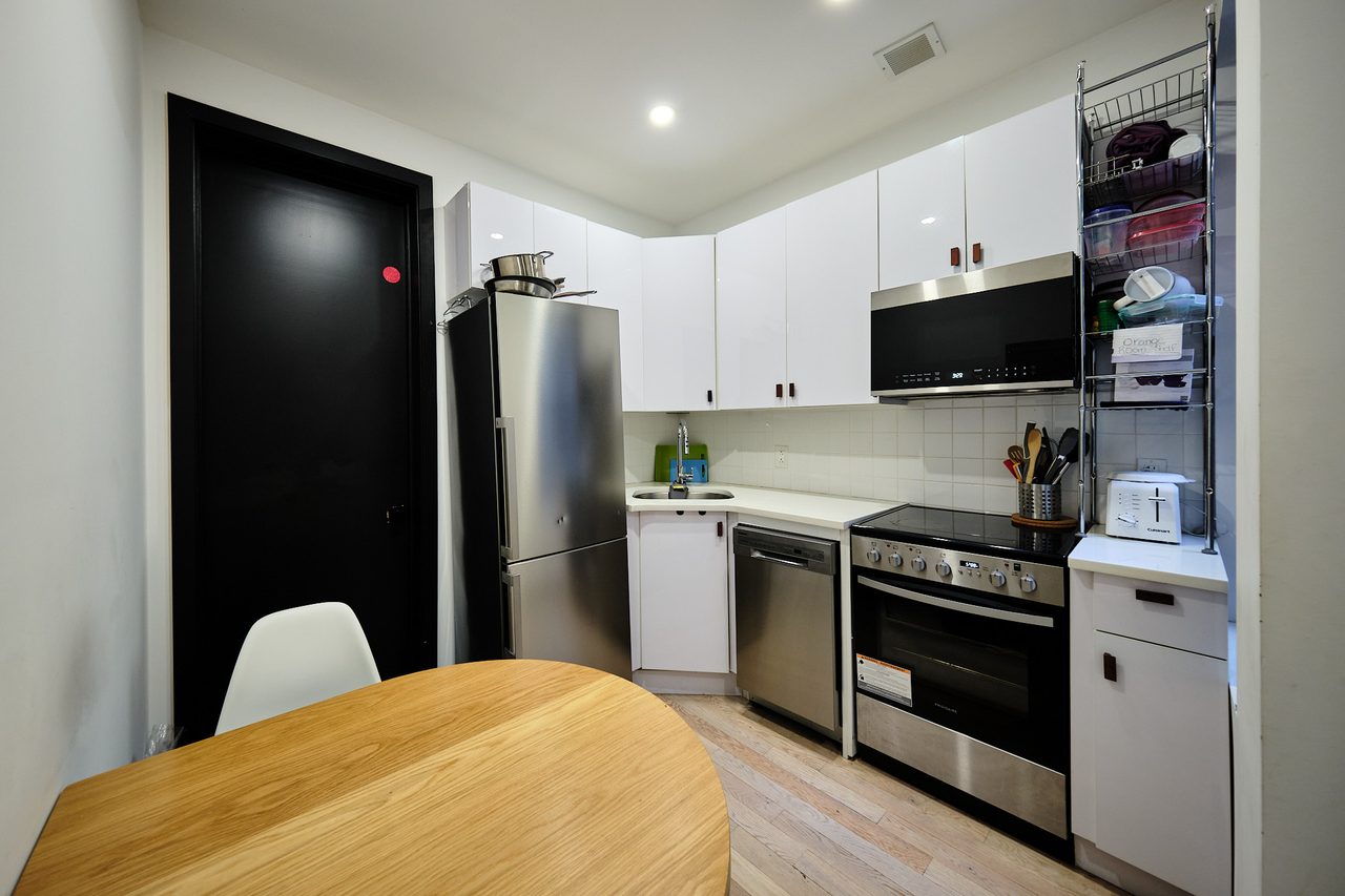 #1882: Ridgewood - Queen Bedroom B W/ Private Bathroom - 3