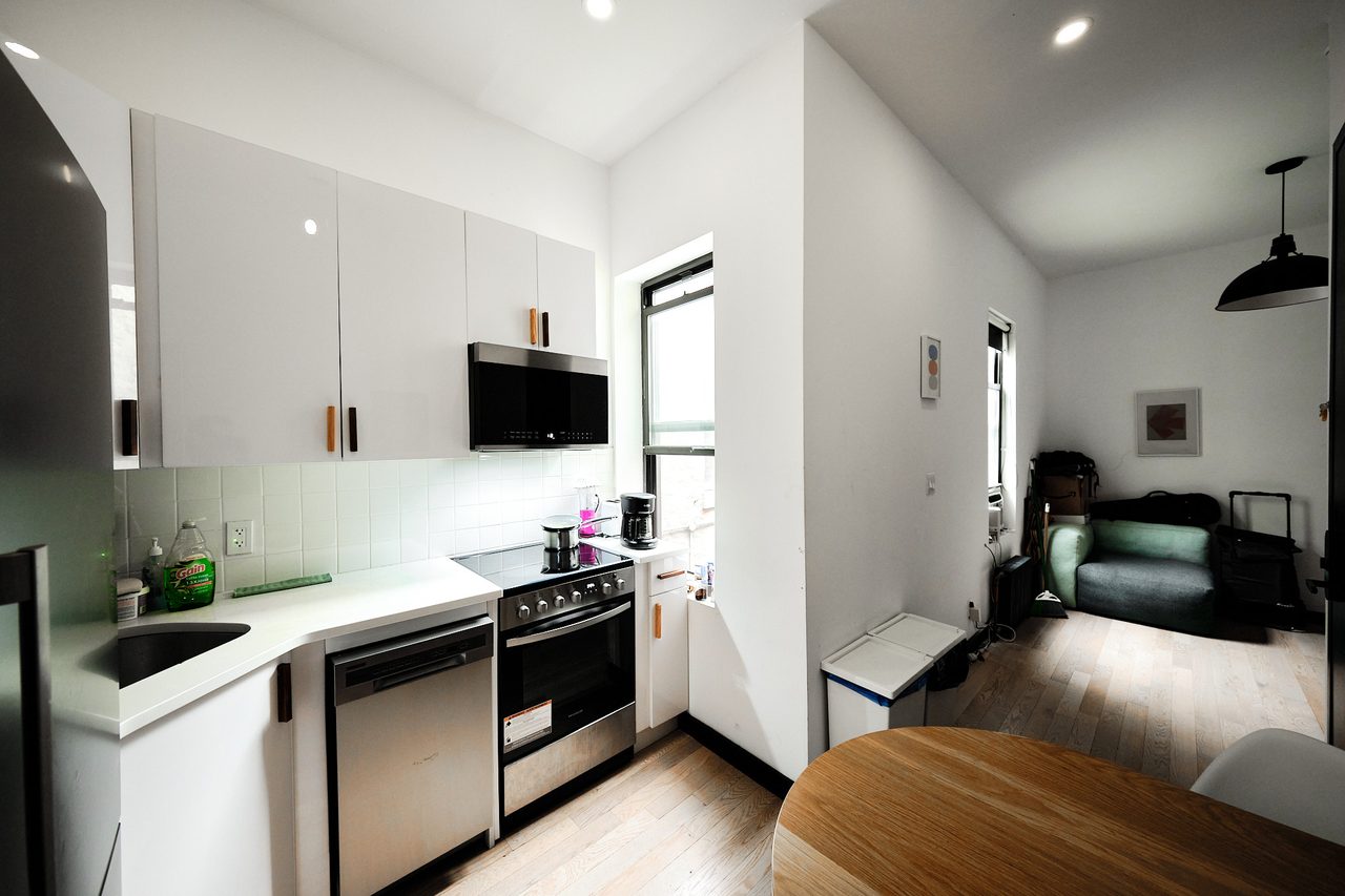 #1878: Ridgewood - Queen Bedroom A W/ Private Bathroom - 6