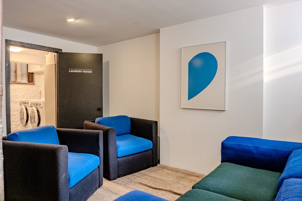 #1879: Ridgewood - Queen Room B W/ Private Bathroom - 3